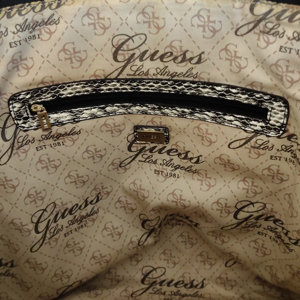 Rare Guess Tote Bag – Cream, Black and White Women's Shoulder Purse. - Picture 6 of 9